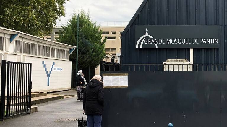 فرنسا.. إعادة فتح مسجد أغلق على خلفية مقتل المدرس سامويل باتي