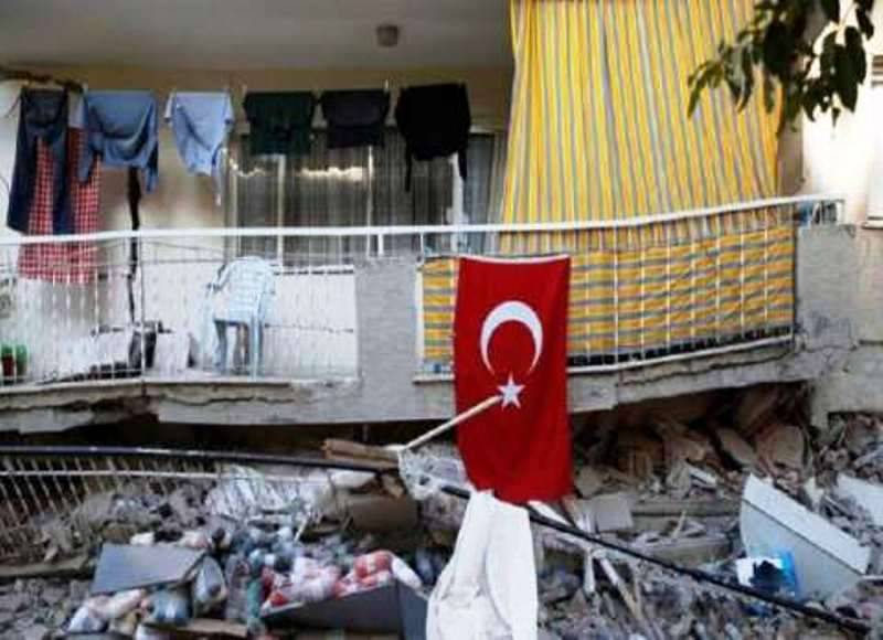 زلزال بقوة 4.3 درجات ضرب السواحل الغربية لتركيا