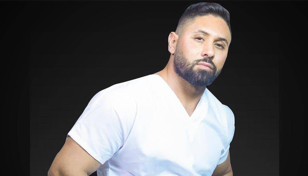 الدكتور أحمد مقلد يسلط الضوء على أهمية الحوار الصريح والواقعي بين الطبيب ومريضه قبل الجراحة