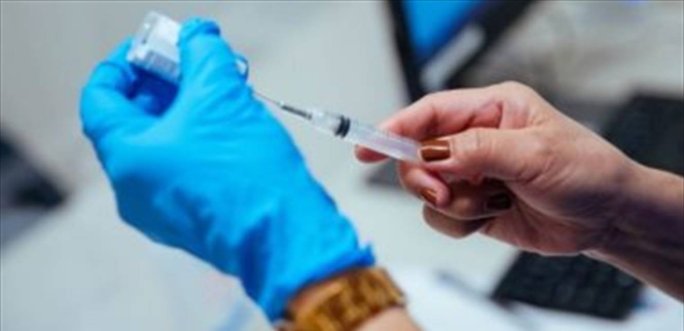 لماذا يرفض البعض تلقي لقاح كورونا؟ وماذا يقول العلم؟