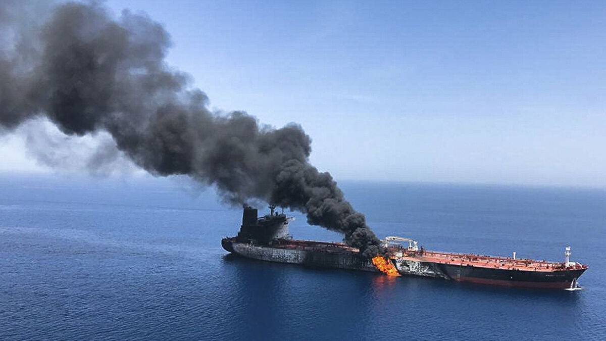 القناة 12 الإسرائيلية: مسؤولون يتهمون إيران بالهجوم على السفينة الإسرائيلية قبالة الإمارات