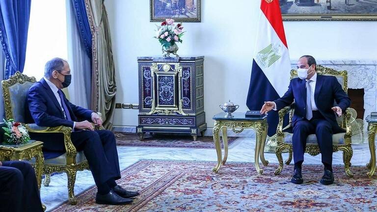 في مستهل زيارته إلى مصر.. لافروف يجتمع مع السيسي