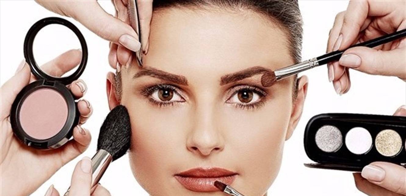 كيف تزيلين مساحيق التجميل بالطريقة الصحيحة