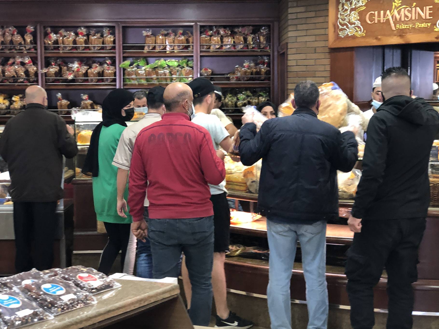 أفران صور عاودت عملها الى حين نفاد كمية الطحين المتوافرة لديها