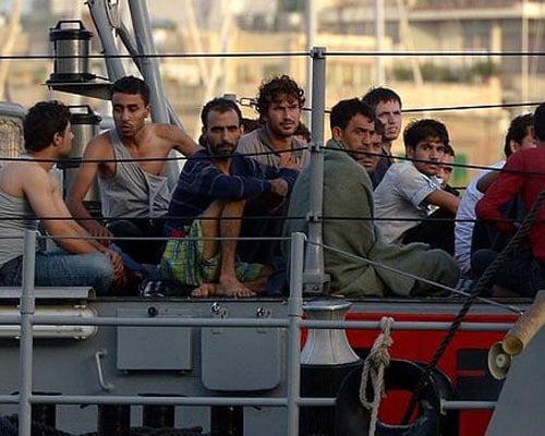 

إنقاذ 254 مهاجراً سورياً ومصرياً
مُقابل سواحل صقلية