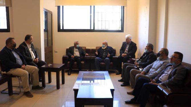 أوضاع المخيمات الفلسطينية بين سعد ووفد من 