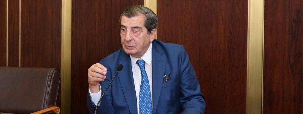 الفرزلي: المصلحة الوطنية تقتضي بقاء الرئيسين عون والحريري