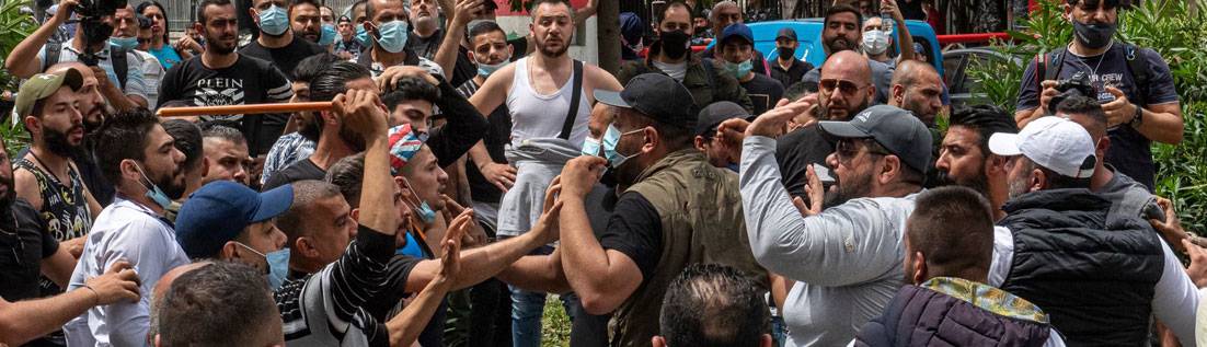 التوتر الداخلي «يملأ الفراغ» بانتظار نتائج الحوار الاقليمي ومؤتمر فيينا
لبنان مساحة «للنوايا الحسنة» بين طهران والرياض واسرائيل «متوترة»؟
«المزايدات» السياسية تحاصر القضاء في الشارع والبحث جار عن تسوية!