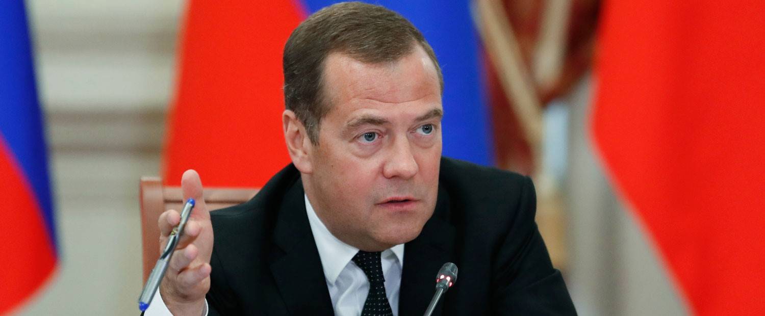 مدفيديف: عدنا عملياً إلى حقبة الحرب الباردة وكنا على بعد خمسة دقائق من الحرب عام 1962