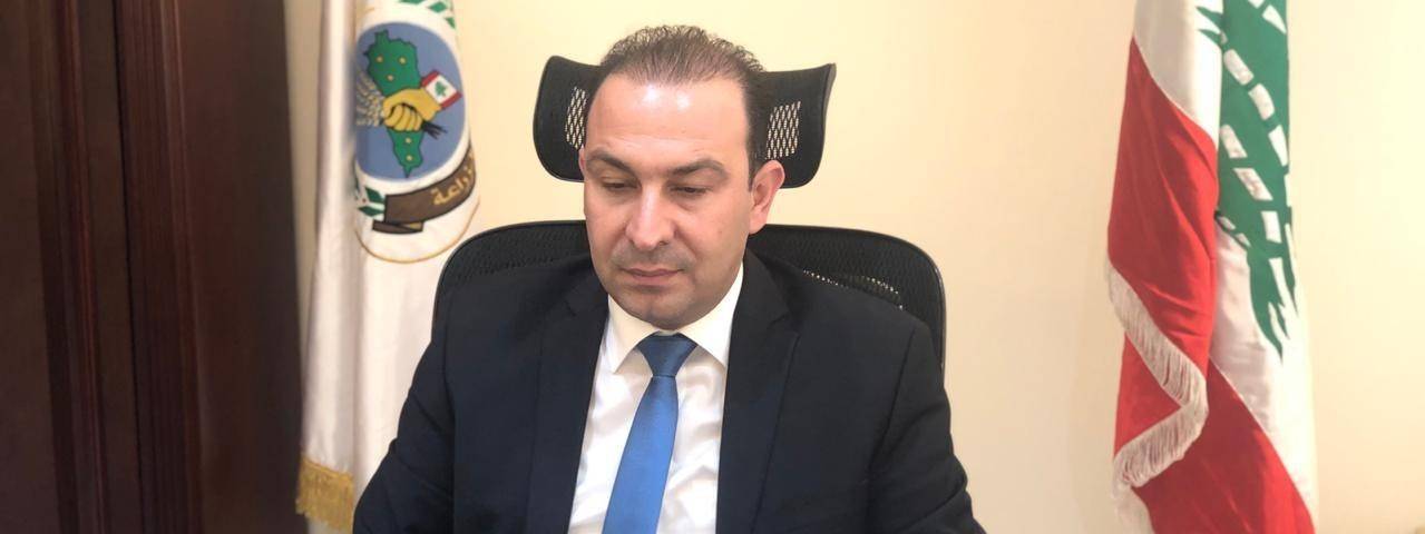 مرتضى استنفر فرق وزارة الزراعة لمواجهة الجراد