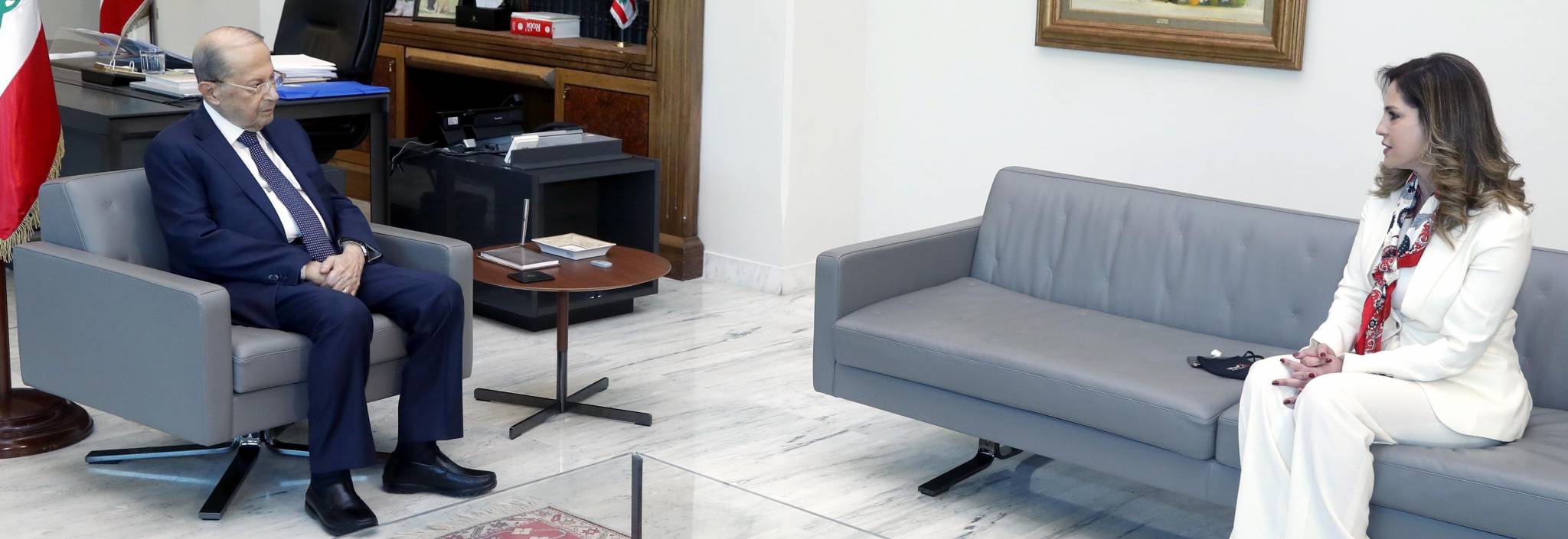 رئيس الجمهورية بحث مع وزيرة الإعلام وضع تلفزيون لبنان