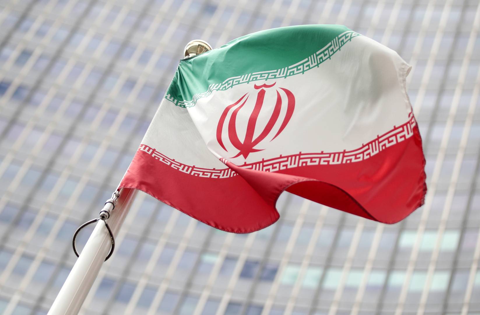 إيران تؤكد أنها لن تقدم تنازلات خارج الاتفاق النووي