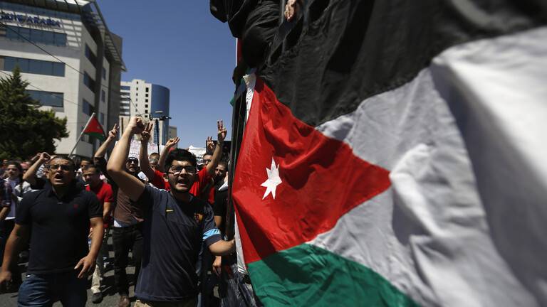 الأردن تسلم فلسطين عقود "الشيخ جراح"