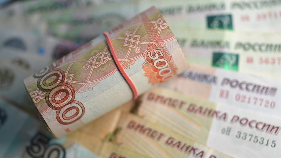 ماذا تخبئ الأيام للروبل الروسي؟