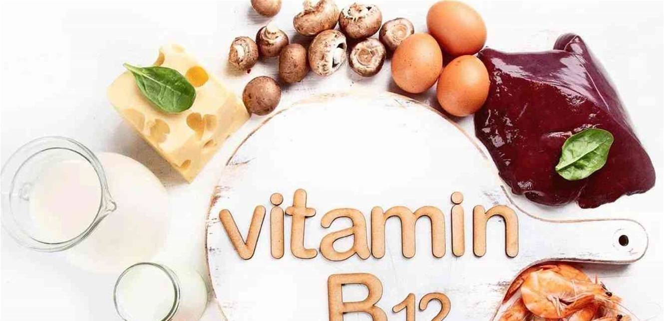 علامتان تحذيرتان لنقص فيتامين B12 تظهران على الوجه!