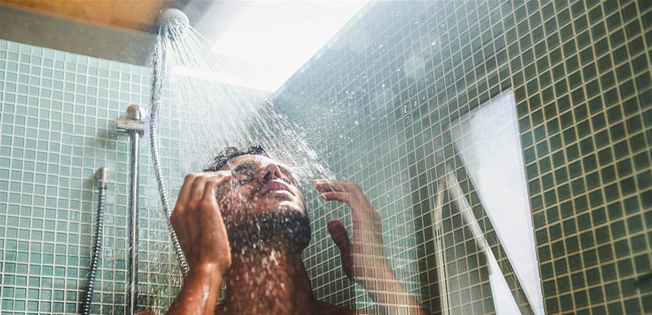 خبير يحذّر من الاستحمام يومياً: هذا ما تفعلونه من دون أن تعرفوا