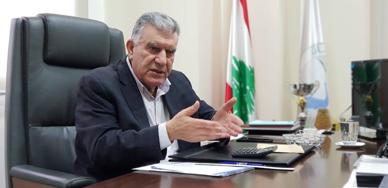 رئيس اتحاد بلديات عكار الشمالي يطمئن الاهالي: لا إنتشار للجراد في المنطقة والوضع تحت السيطرة