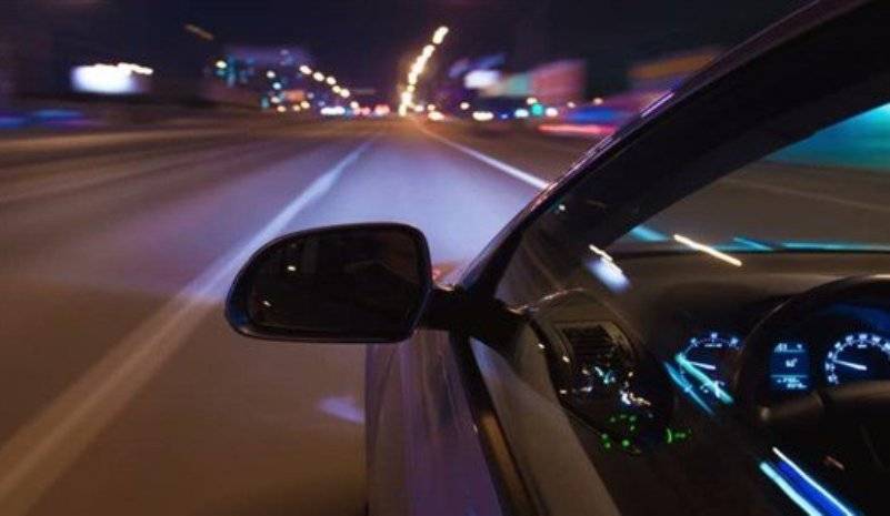 على أوتوستراد الزلقا.. حادثُ سير وهمي يتحوّل إلى خطفٍ وسرقة وتهديد!