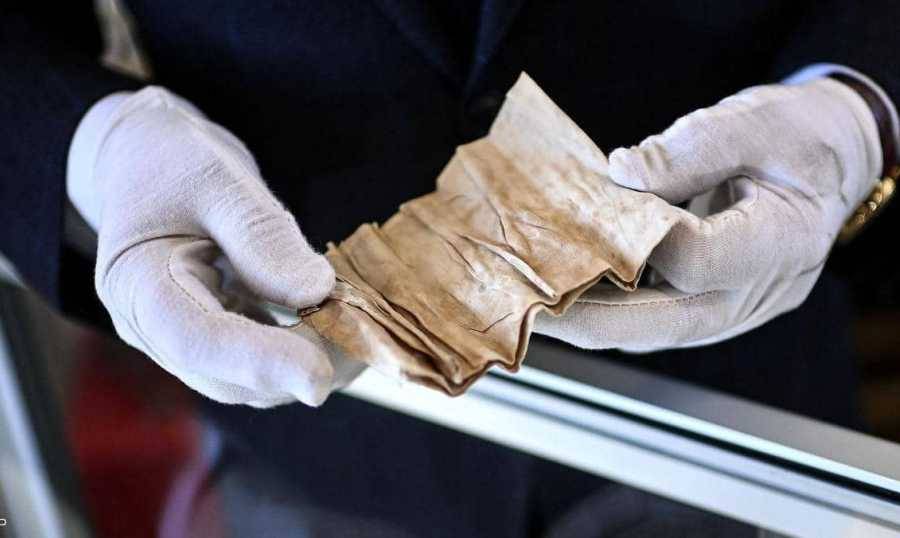 بمناسبة الذكرى المئوية الثانية لوفاته.. دماء نابليون في المزاد