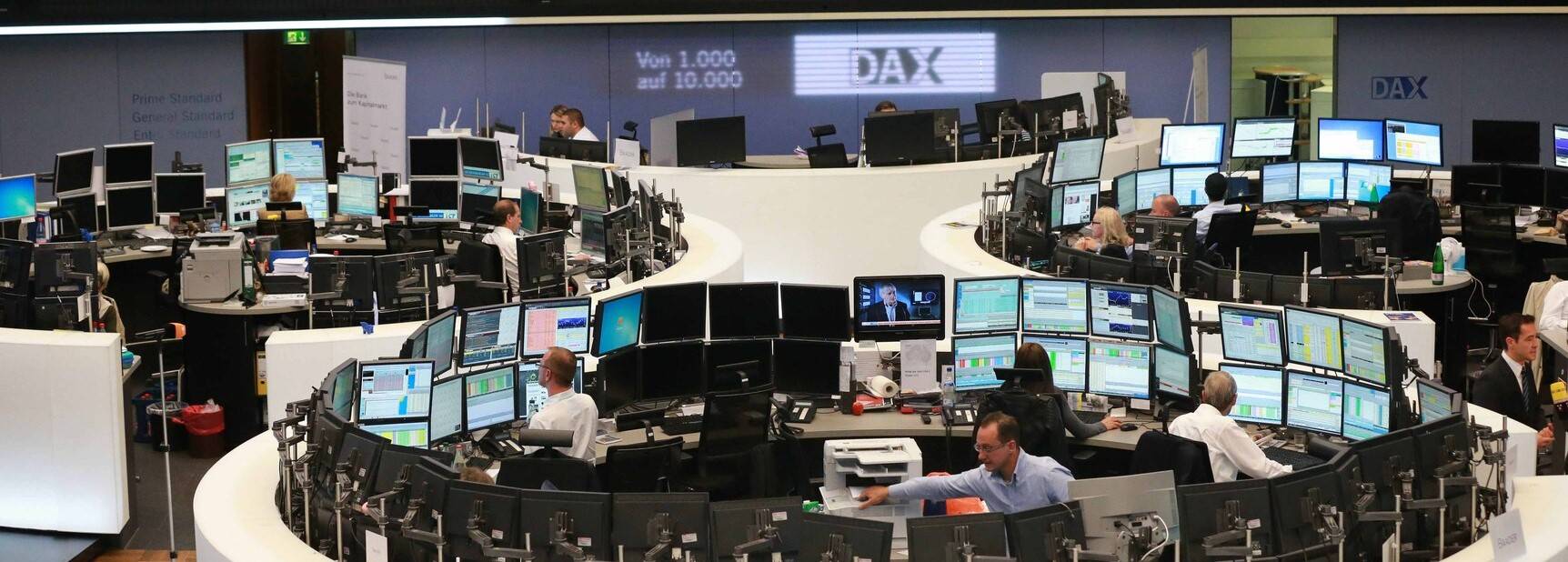 ارتفاع الأسهم الأوروبية قبل إصدار بيانات النمو الاقتصادي