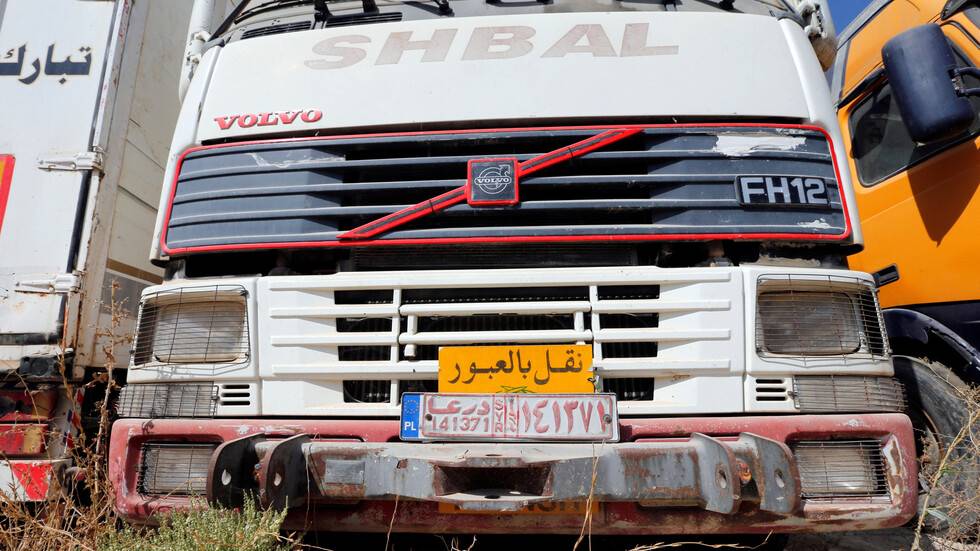 وكالة: الشاحنات السورية تعاني من "جابر" الأردني وتتجه إلى العراق في طريقها للسعودية