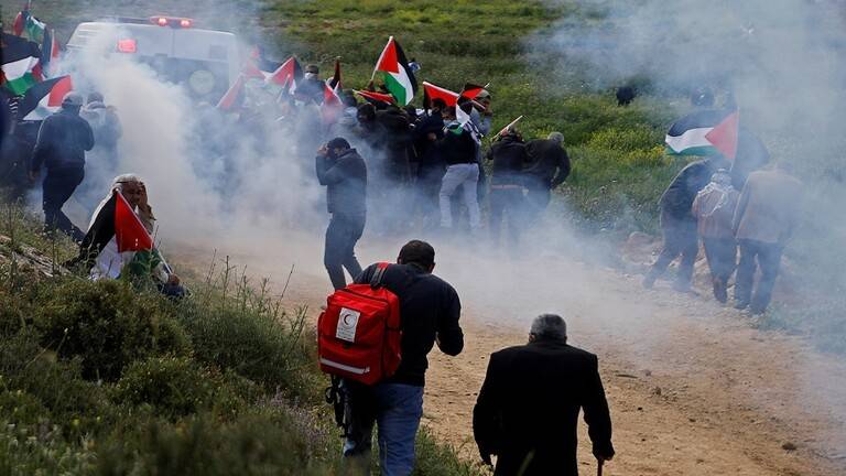 قوات الاحتلال تستخدم طائرات مسيّرة لتفريق متظاهرين فلسطينيين في الضفة والقدس