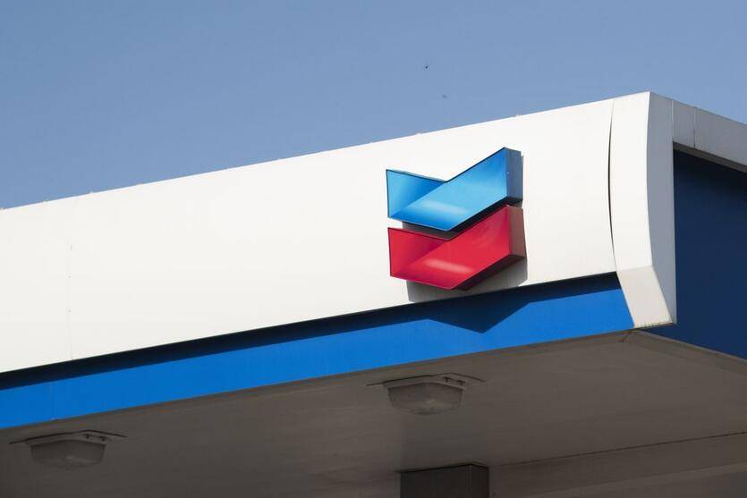 أرباح Chevron تتراجع في الربع الأول لضعف هوامش التكرير