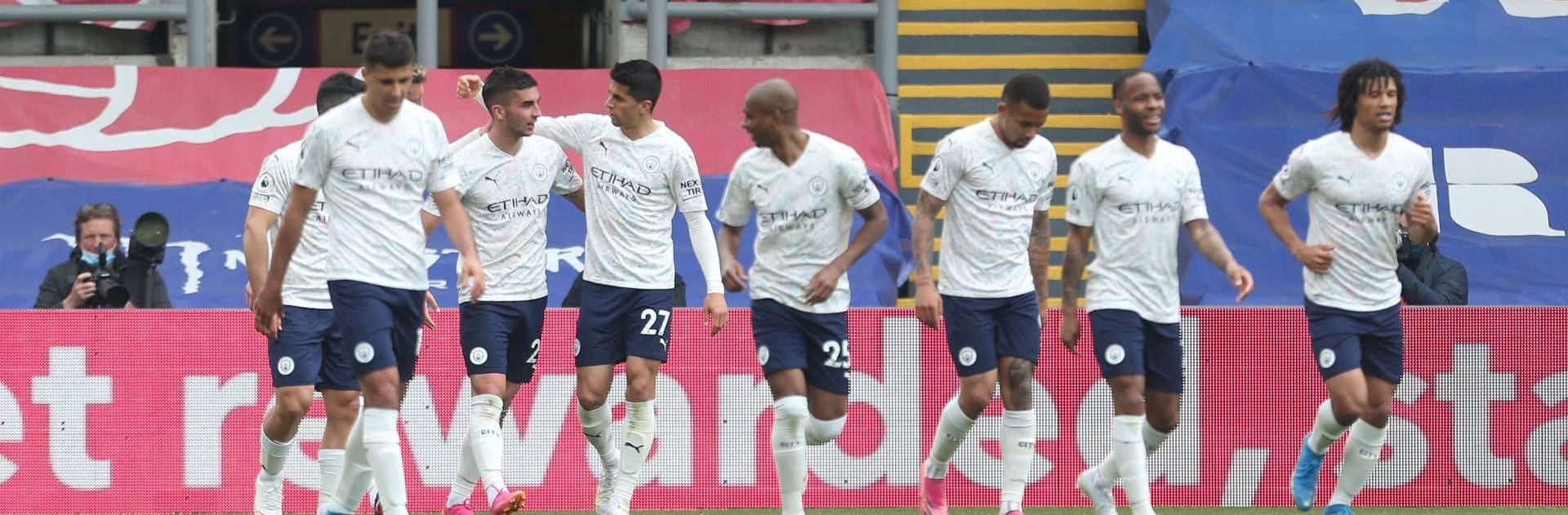مانشستر سيتي يضع قدماً على منصة التتويج لإزاحة ليفربول عن العرش!