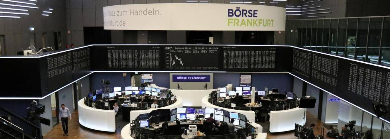 أسهم التعدين والسفر تدعم بورصات أوروبا وسط رهانات على التعافي
