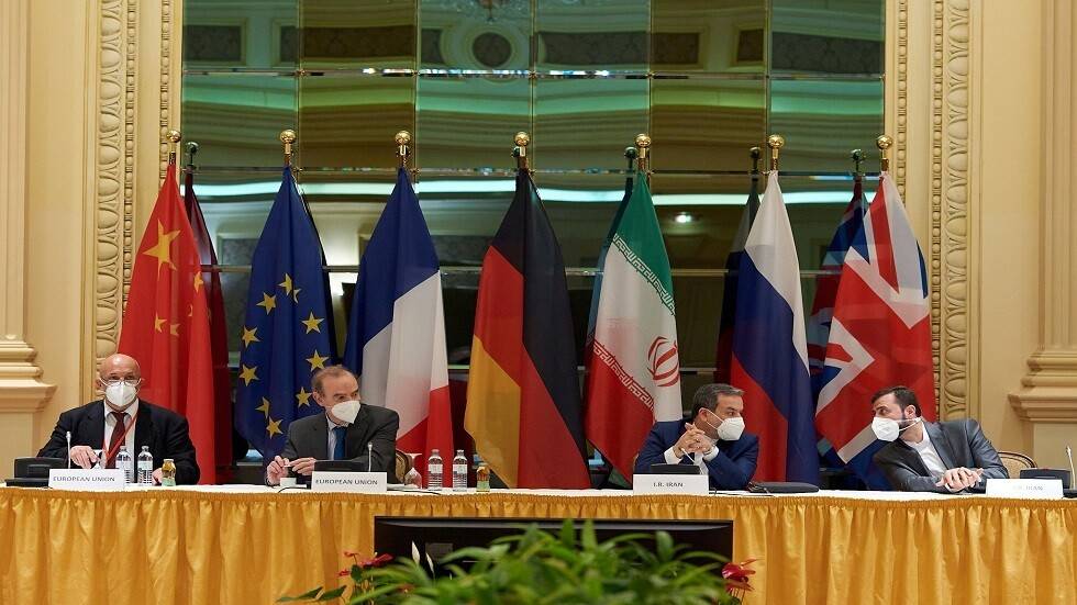 "رويترز": فرنسا وألمانيا وبريطانيا لا ترى ضمانة لنجاح المحادثات بشأن ملف إيران النووي