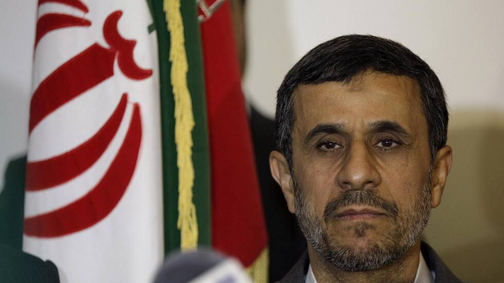 أحمدي نجاد: حمد بن خليفة آل ثاني دفع ملايين الدولارات للإفراج عن أسرى للحرس الثوري الإيراني بسوريا