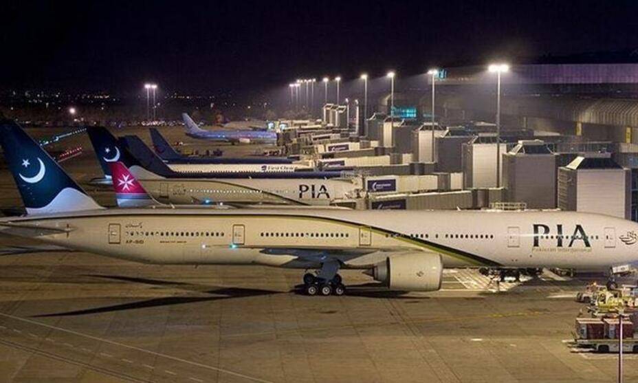 باكستان تقلص الرحلات الدولية القادمة للحد من إصابات كوفيد-19