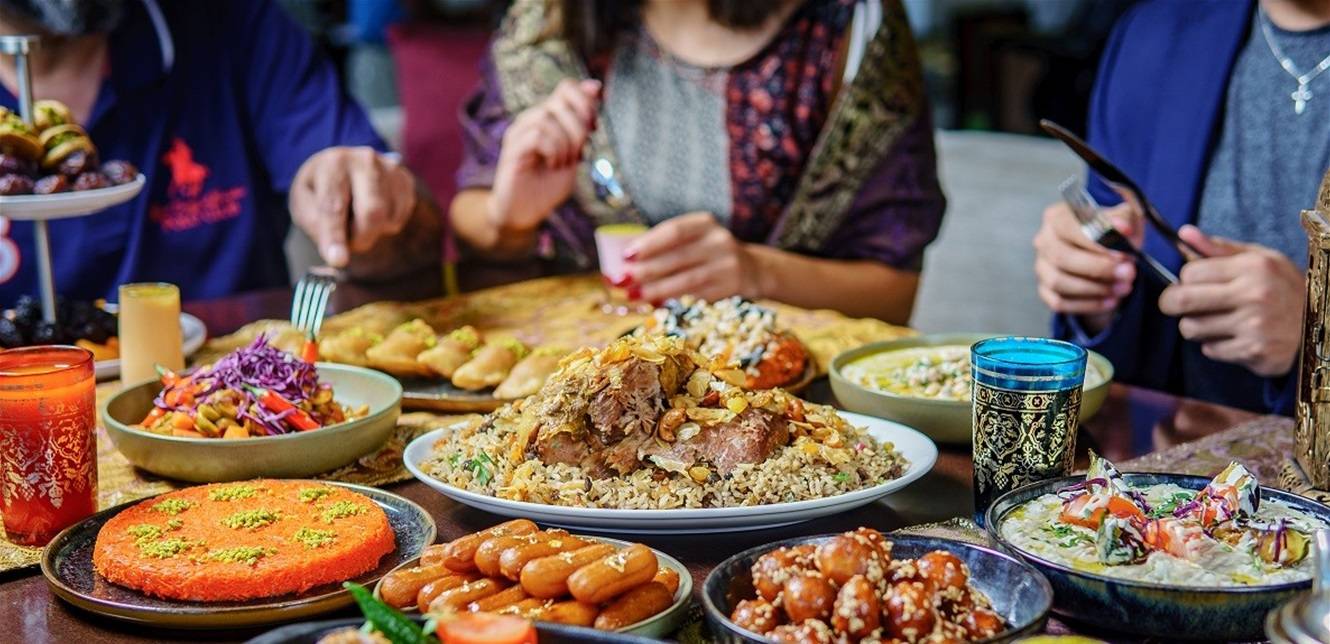 "كلنا واحد"... كنيسة تستضيف المسلمين في إفطار رمضان