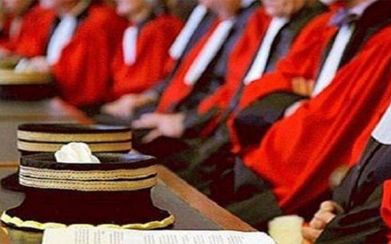 يا قضاة لبنان اتحدّوا !