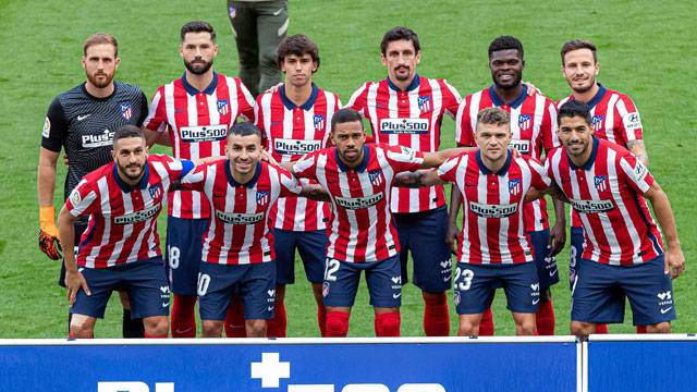أتلتيكو مدريد يحلم بانتفاضة حاسمة أمام برشلونة في كامب نو
