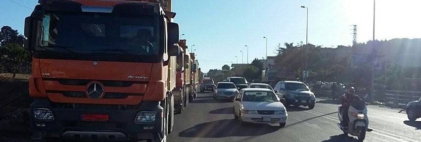 تعطل شاحنة على طريق ضهر الوحش باتجاه عاليه