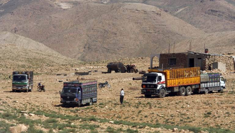 توقيف شاحنات في خراج قبعيت محملة بمحروقات معدة للتهريب