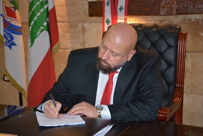 محافظ الشمال طلب من رئيس مصلحة الاقتصاد اجراء مسح ميداني للتأكد من توافر مادتي البنزين  في المحطات