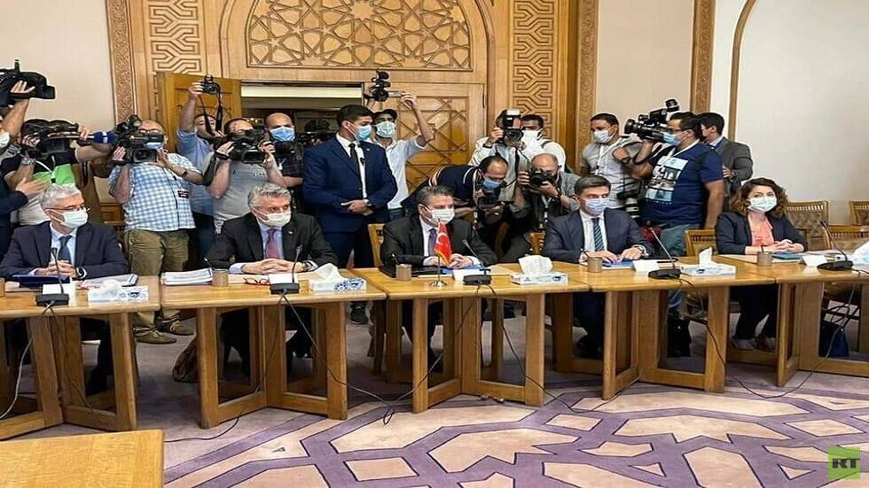 بيان: مصر وتركيا عقدتا محادثات صريحة وعميقة بشأن قضايا ثنائية وإقليمية في القاهرة
