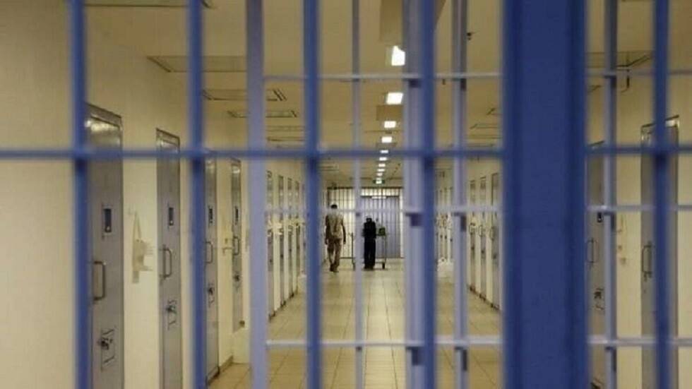 الداخلية المصرية تنفي إضراب نزلاء سجن طرة عن الطعام