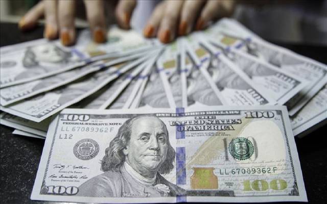 الدولار قرب أدنى مستوياته في أسبوع