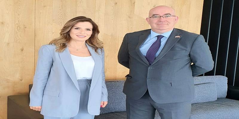 يمين إلتقت لونغدن حيث تناولا الأوضاع الحالية في لبنان