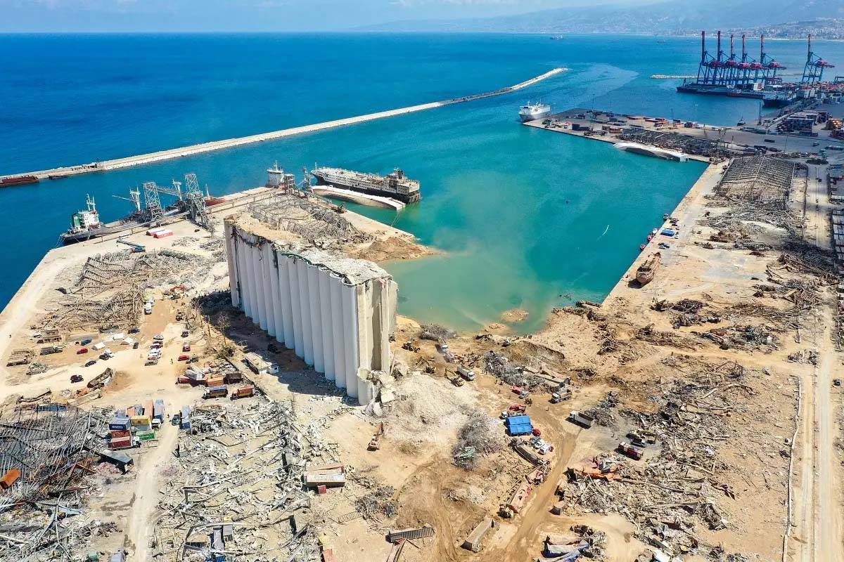 الحريري يدرس جديا الاعتذار ردا على «التعميم» الفرنسي و «الفيتو» السعودي
البطاقة التمويلية من دون تمويل.. سلامة حسم أمره : لن أمس بالاحتياطي الالزامي من دون قانون
9 أشهر على 4 آب وأهالي الضحايا : زمن التحركات السلمية انتهى