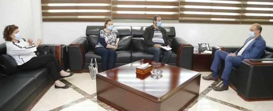 حسن يبحث تطبيق التغطية الكاملة لذوي الاحتياجات