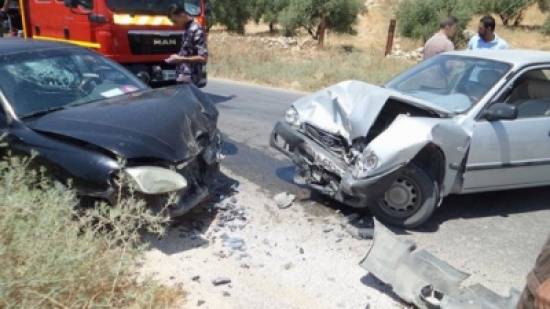 سقوط جريح نتيجة تصادم على أوتوستراد خلدة