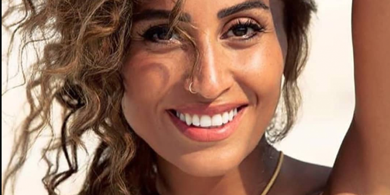 دينا الشربيني تروّج لـ"ثانية واحدة"