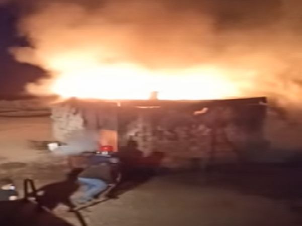 إخماد حريق شب في غرفة بسهل القاع
