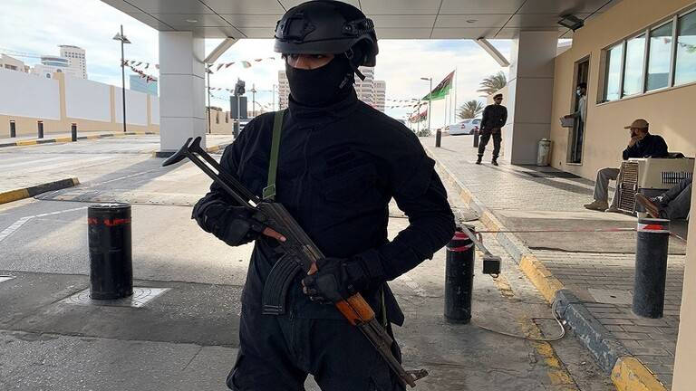مجلس الرئاسة الليبي ينفي مهاجمة جماعات مسلحة فندقا يجتمع فيه المجلس