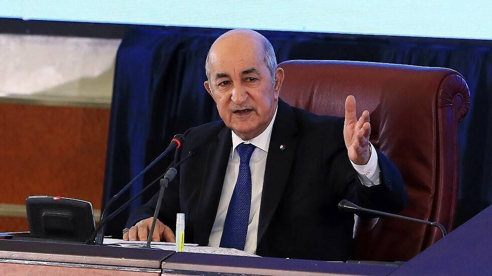 تبون يمهل المسؤولين 10 أيام لإنهاء العقود مع "كيانات معادية"