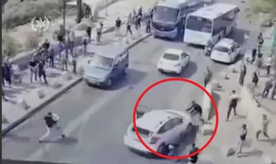 مستوطن يحاول دهس شبان فلسطينيين قرب باب الأسباط بالقدس